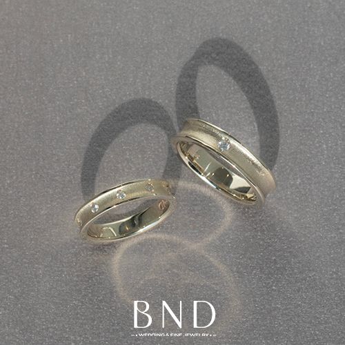 Still moment ring